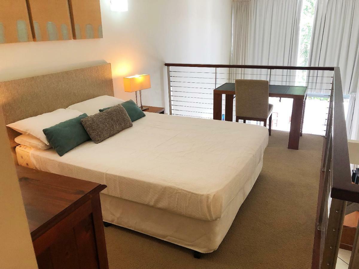 Drift Palm Cove Hotel Екстериор снимка